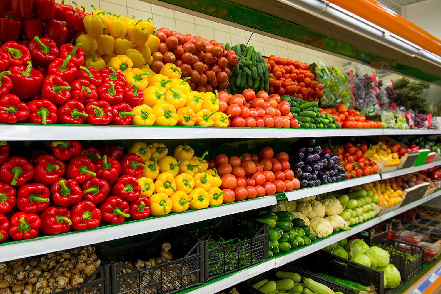 produce in grocery aisle